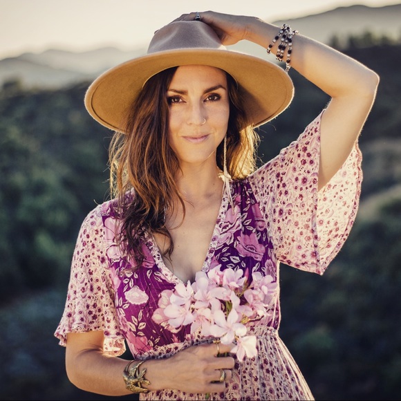 Meet your Posher, Tulsi - Picture 2 of 2